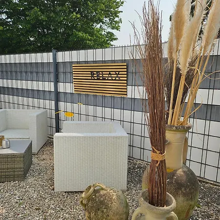 Lounge 4 Singleapartment شقة *